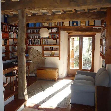 Charming With Pretty Garden Full Of Fruit Trees Farm stay